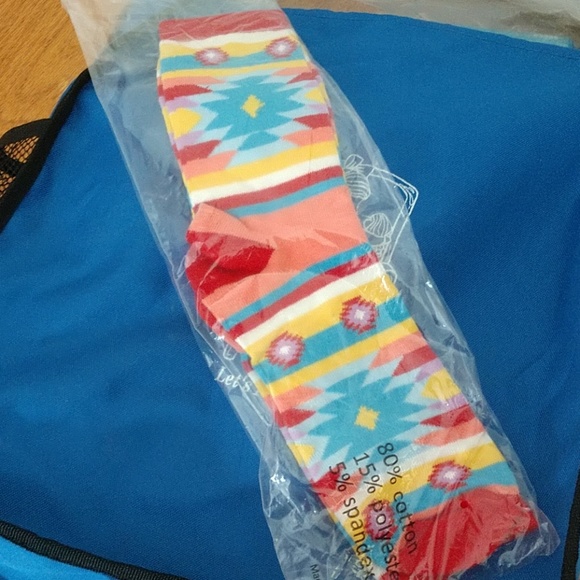 CHRISTMAS Copy NWT/NIB Cute Native American Socks - Picture 1 of 4